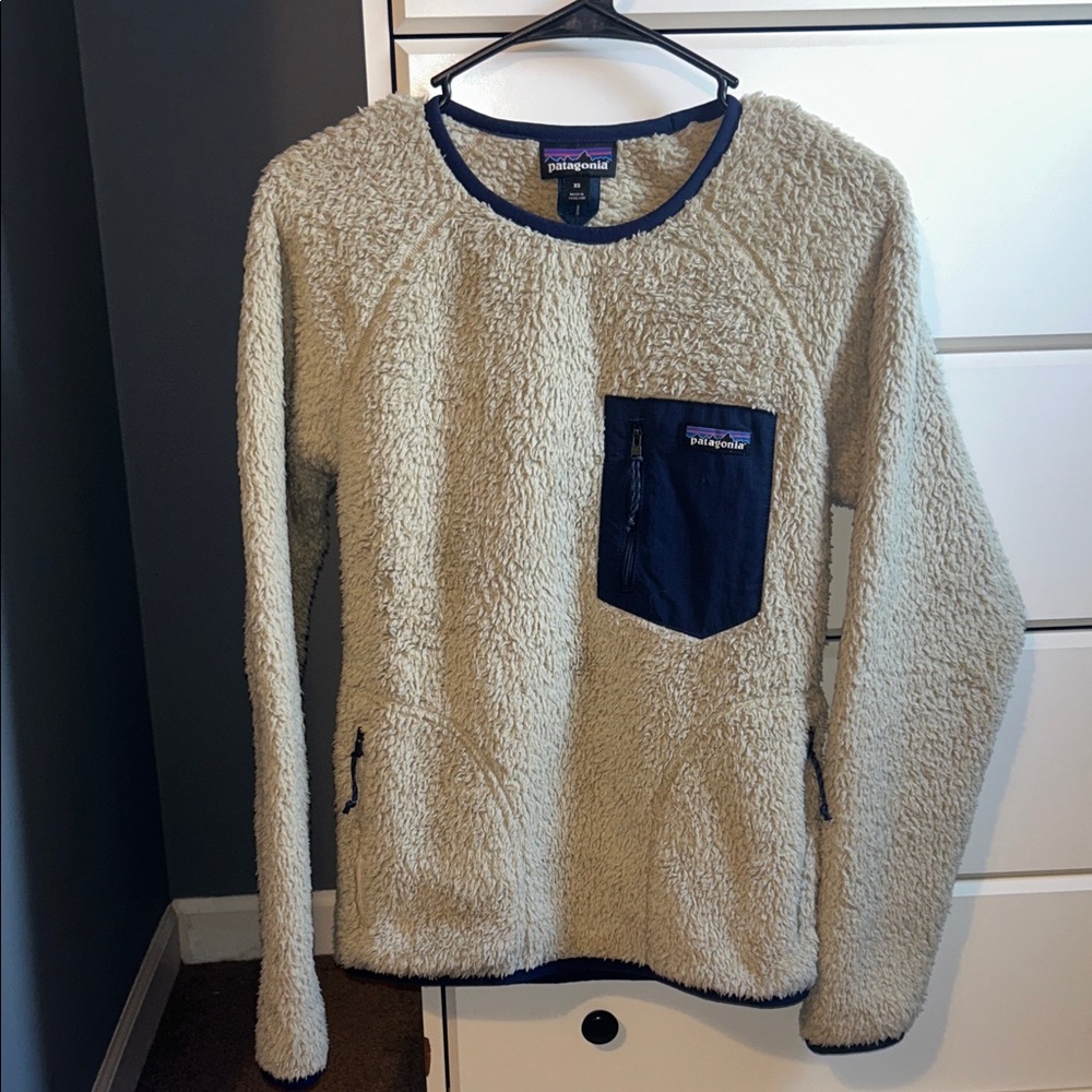 Patagonia Beige and Navy Crewneck Sweater